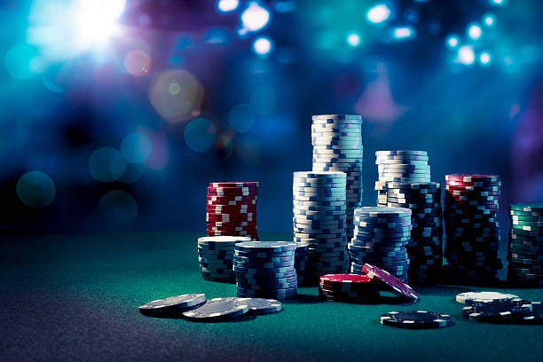 login kingdomtoto Android app home screen showing live dealer tables and sportsbook navigation